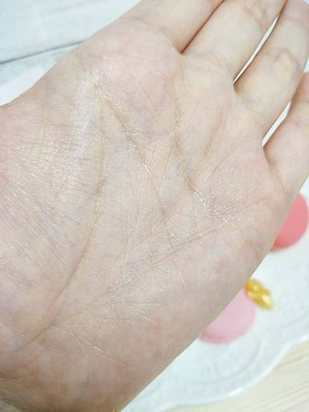 BC百匡,靚顏抗皺淡紋賦活油(百匡賦活膠囊),百匡賦活膠囊,
白龍膽花精萃可亮白撫平細紋與修護受傷肌膚,並高度保濕鎖水,延緩肌膚老化,一顆多種用途,強效版晚安面膜
,百匡賦活膠囊,百匡膠囊
