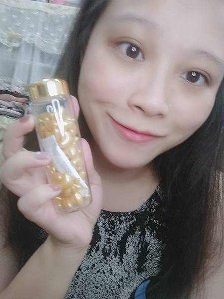 BC百匡,靚顏抗皺淡紋賦活油(百匡賦活膠囊),百匡賦活膠囊,
白龍膽花精萃可亮白撫平細紋與修護受傷肌膚,並高度保濕鎖水,延緩肌膚老化,一顆多種用途,強效版晚安面膜
,百匡賦活膠囊,百匡膠囊
