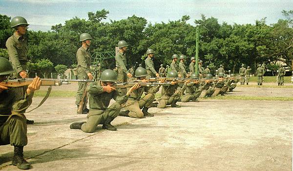 中華民國陸軍78年版-11射擊預習跪射.jpg