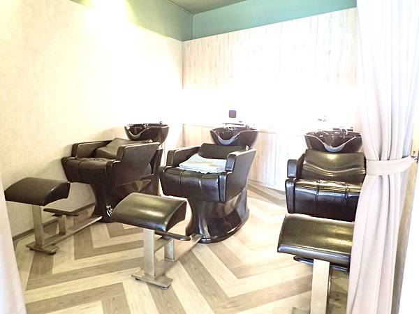 居髮廊hair salon