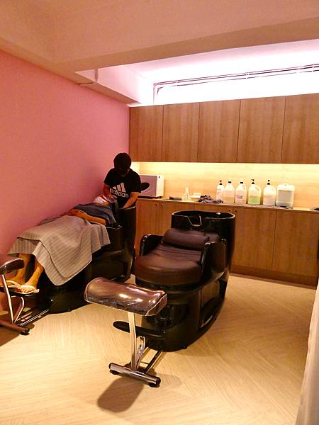 居髮廊hair Salon新莊店