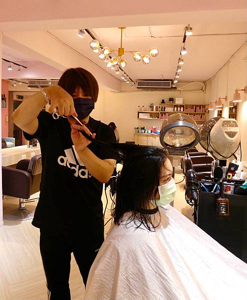 居髮廊hair Salon新莊店