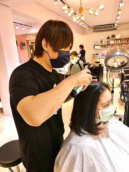 居髮廊hair Salon新莊店