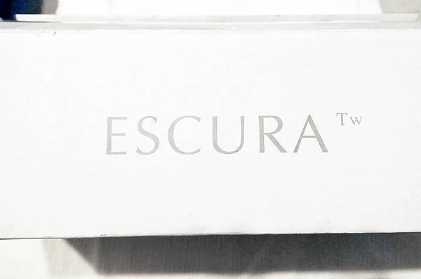 ESCURA