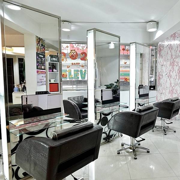 Ilnsist's Hair Salon