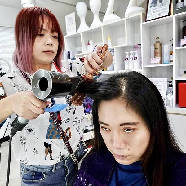 Ilnsist's Hair Salon