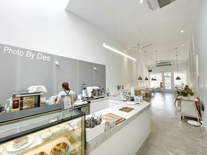 Cafe In White_05.JPG