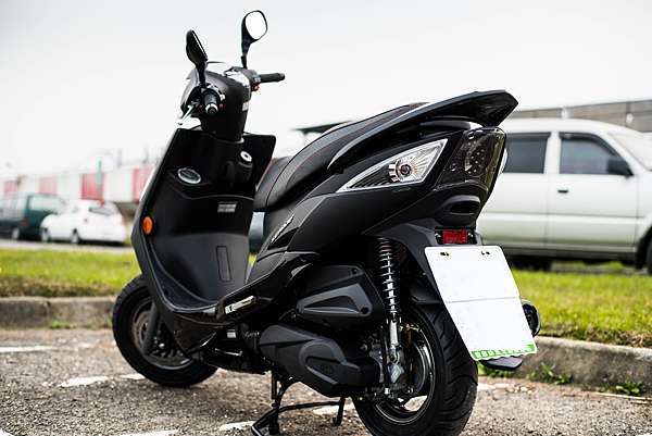 Kymco 光陽x Sense 2v 超值版125 平光黑開箱 J D Couple Diary 痞客邦