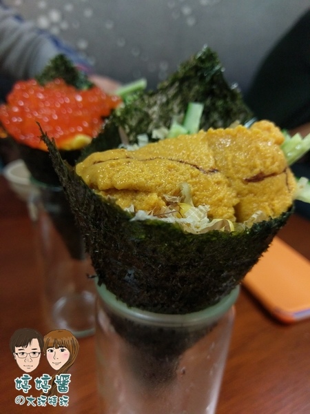三味食堂 鮭魚卵手卷 海膽手卷 三味食堂 鮭魚卵手卷 海膽手卷
