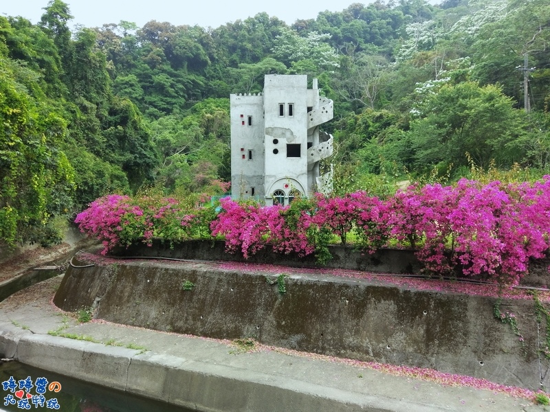 苗栗岩川森林民宿莊園餐廳戶外像城堡的建築