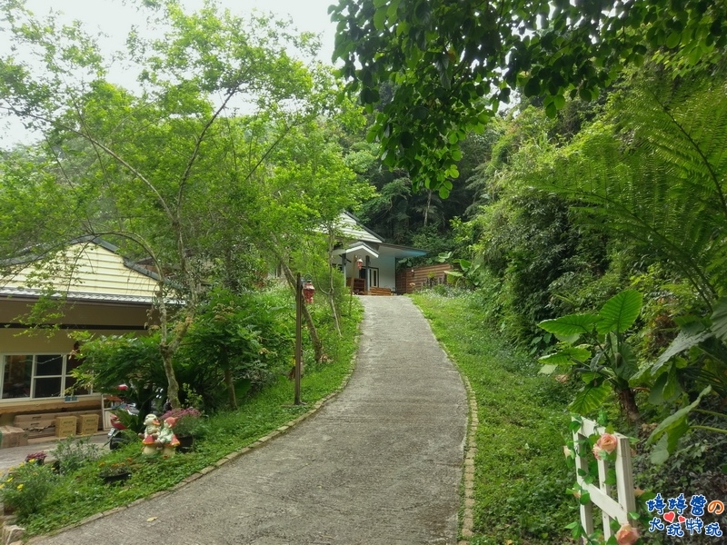 苗栗岩川森林民宿.莊園餐廳步道至房間