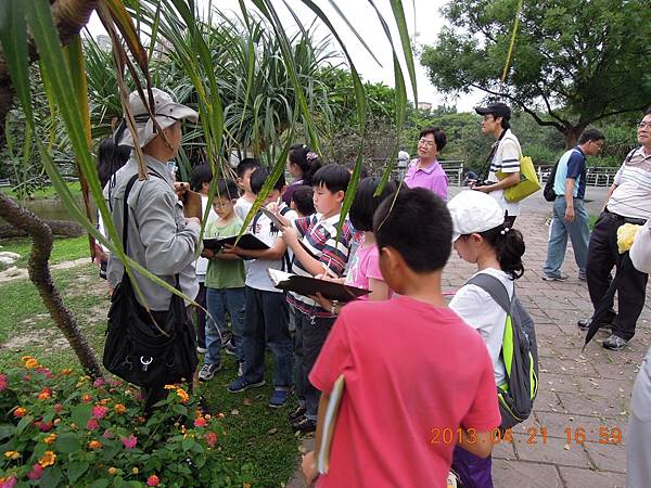 LINE_ALBUM_102.04.21翔寓原生植物園區戶外教學_221122_34.jpg