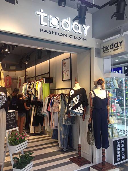 西門町_Today時尚韓服_LED字招牌設計 西門町_Today時尚韓服_LED字招牌設計