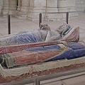 800px-Church_of_Fontevraud_Abbey_Eleanor_of_Aquitaine_and_Henry_II_effigies2.jpg