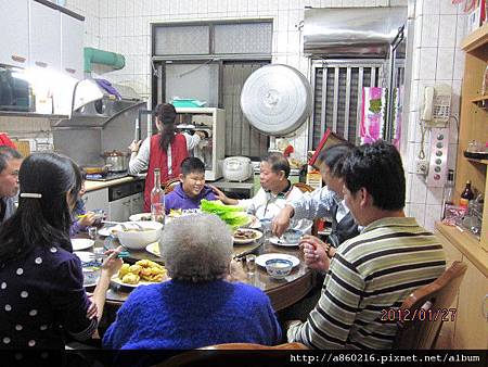 跟舅舅們吃午餐