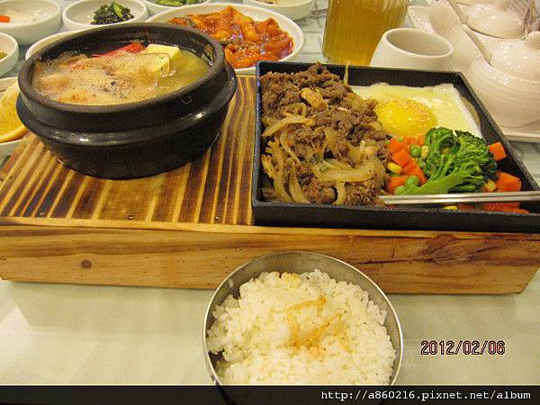 牛肉飯+海鮮豆腐鍋