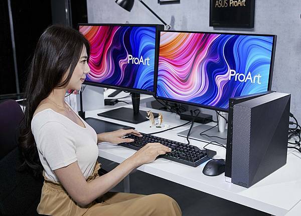 專為創作者而生的ASUS ProArt Station D940MX，具備賞心悅目的時尚外型設計，為愈臻完美的專業桌上型電腦首選。.jpg