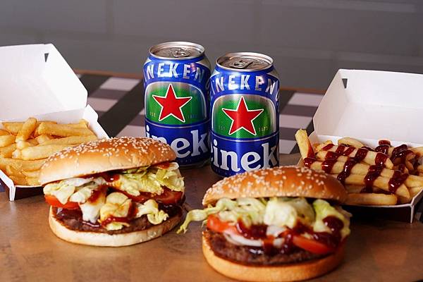 圖三 今夏海尼根大膽計畫，首度跨界火烤牛肉專家Burger King漢堡王，推出期間限定可以吃的零酒精系列產品