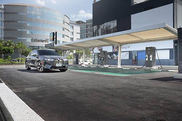 圖3_BMW總代理汎德積極引進電能車款，並與U-POWER攜手合作提供更優質完善的全臺環島充電服務給車主