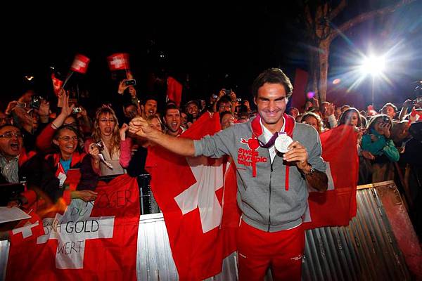 Roger-Federer-Olympia-2012-London-Wimbledon-Silber-Medaille-House-of-Switzerland (6)