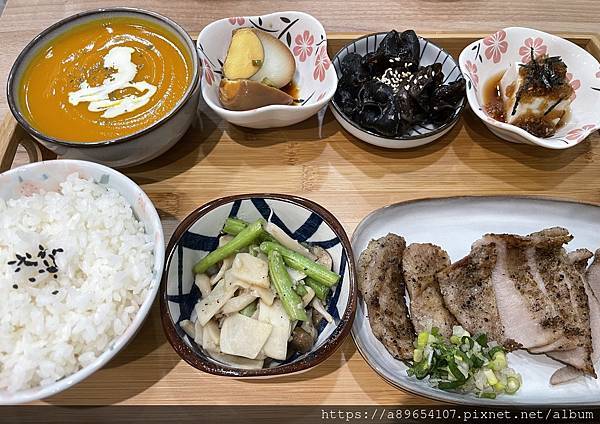 《食記》藏食點*Hide hi*義大利麵*燉飯*咖哩*定食*