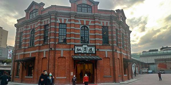 傍晚紅樓.jpg 傍晚紅樓.jpg