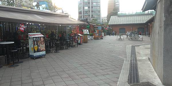 紅樓旁市集 紅樓旁市集