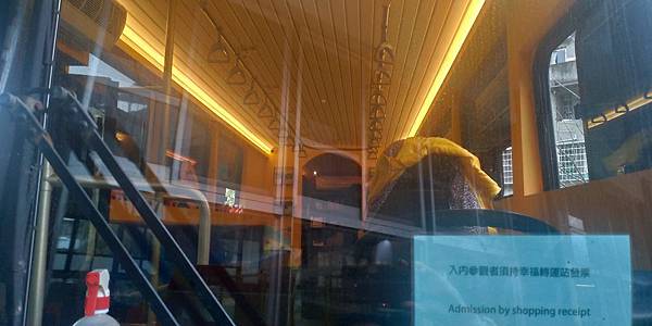 11.行動圖書館內部.jpg 11.行動圖書館內部.jpg