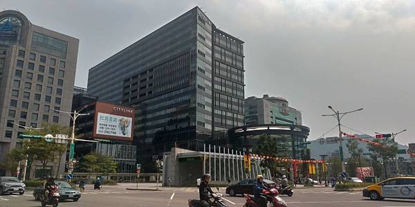 3.松山站外觀.jpg 3.松山站外觀.jpg