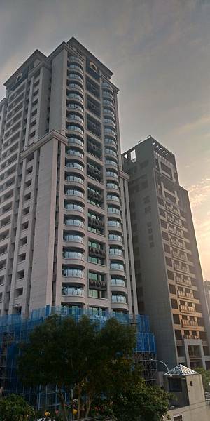 7.彩虹橋旁高樓.jpg 7.彩虹橋旁高樓.jpg