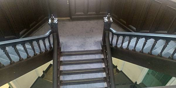 二樓看入口樓梯