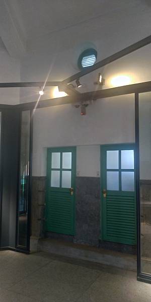 八角樓廁所隔間 八角樓廁所隔間