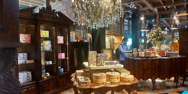 商品區.jpg 商品區.jpg