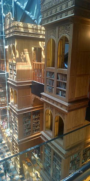 三層樓書架.jpg 三層樓書架.jpg