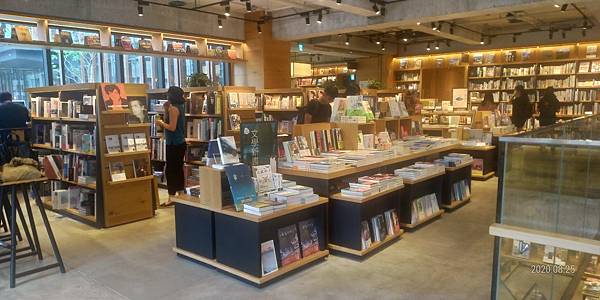 豐富書籍.jpg 豐富書籍.jpg