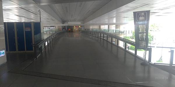 行李房.jpg 行李房.jpg