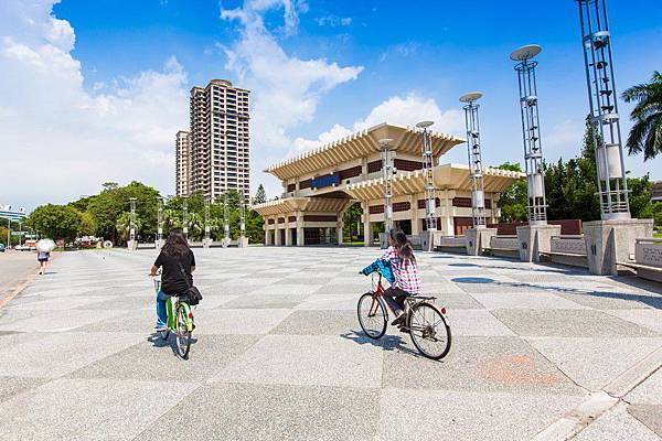 高雄文化中心、綠意、公園、豪宅、房地產、社區大樓、休閒-10