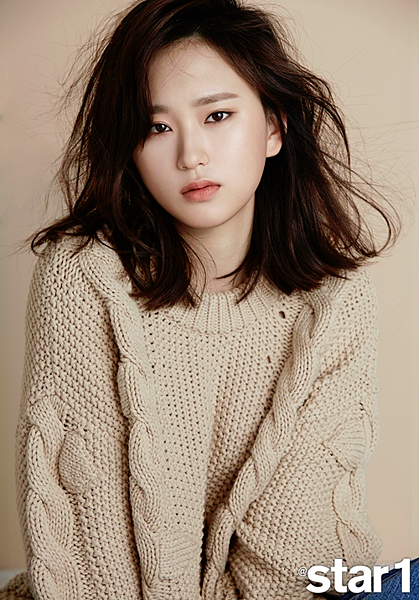 reply-1988-cast-members-ryu-jun-yeol-and-ryu-hye-young-star1-magazine-december-2015-photos.png