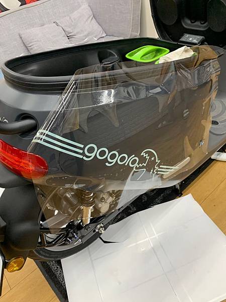 GOGORO 2 Plus 黑色 Agnes b 恐龍 客製化包膜_190831_0006.jpg