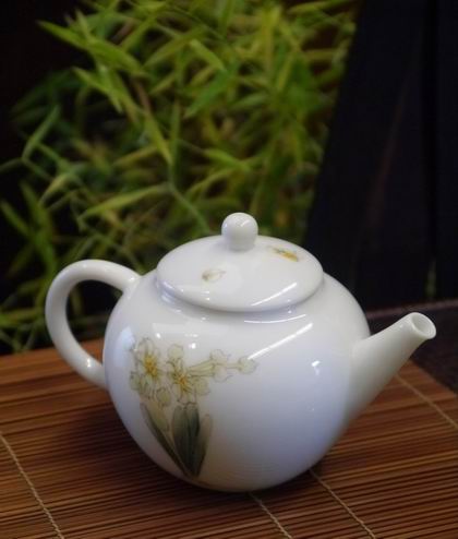 水仙小瓷壺-1 水仙小瓷壺-1