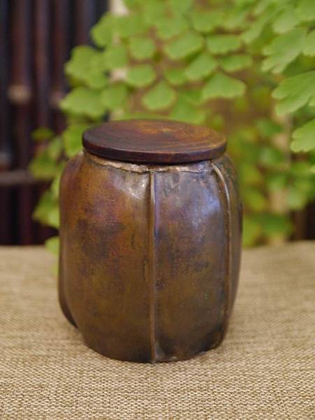 手打銅木蓋小茶罐2-1.JPG 手打銅木蓋小茶罐2-1.JPG