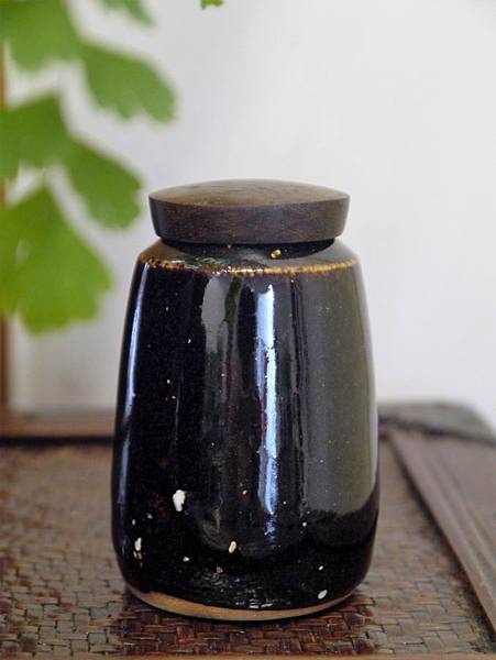 醬秞木蓋茶罐A-1.JPG 醬秞木蓋茶罐A-1.JPG