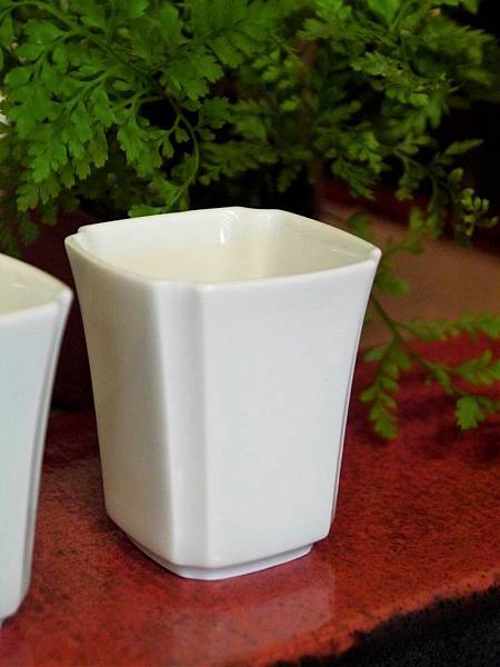 四角瓷杯30cc-3.JPG 四角瓷杯30cc-3.JPG