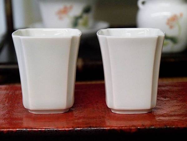 四角瓷杯30cc-4.JPG 四角瓷杯30cc-4.JPG