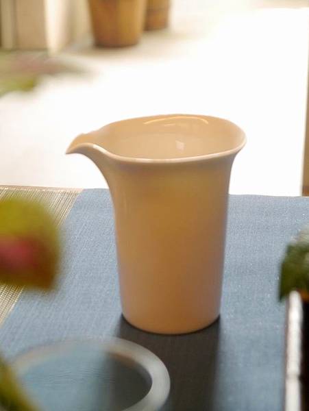 四方口瓷茶盅-1.JPG 四方口瓷茶盅-1.JPG