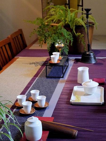 灰花紋紫色茶巾-6.JPG 灰花紋紫色茶巾-6.JPG