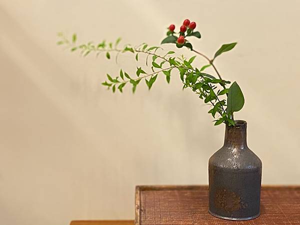 墨金花器大-1.jpg 墨金花器大-1.jpg