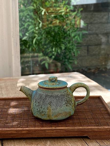 e22吳嘉倍正把茶壺-1.jpg e22吳嘉倍正把茶壺-1.jpg