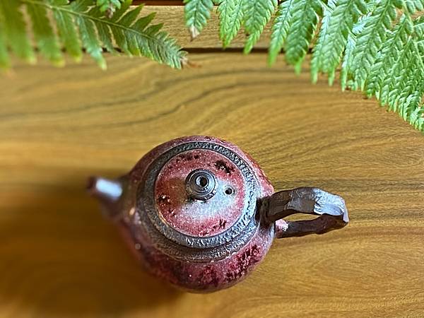 陳麗寬石榴紅正把壺-1.jpg 陳麗寬石榴紅正把壺-1.jpg