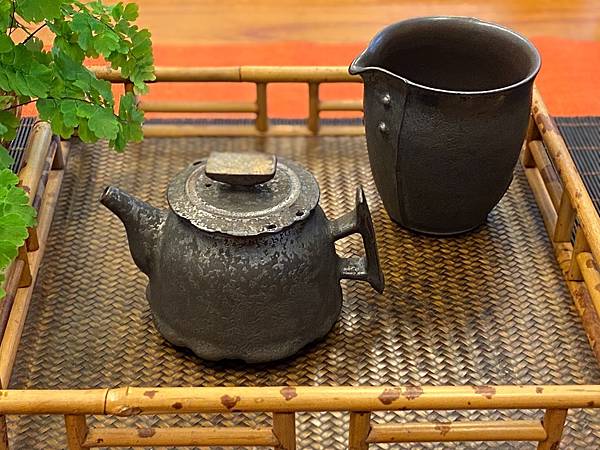 A81康嘉良創作正把小壺-1.jpg A81康嘉良創作正把小壺-1.jpg